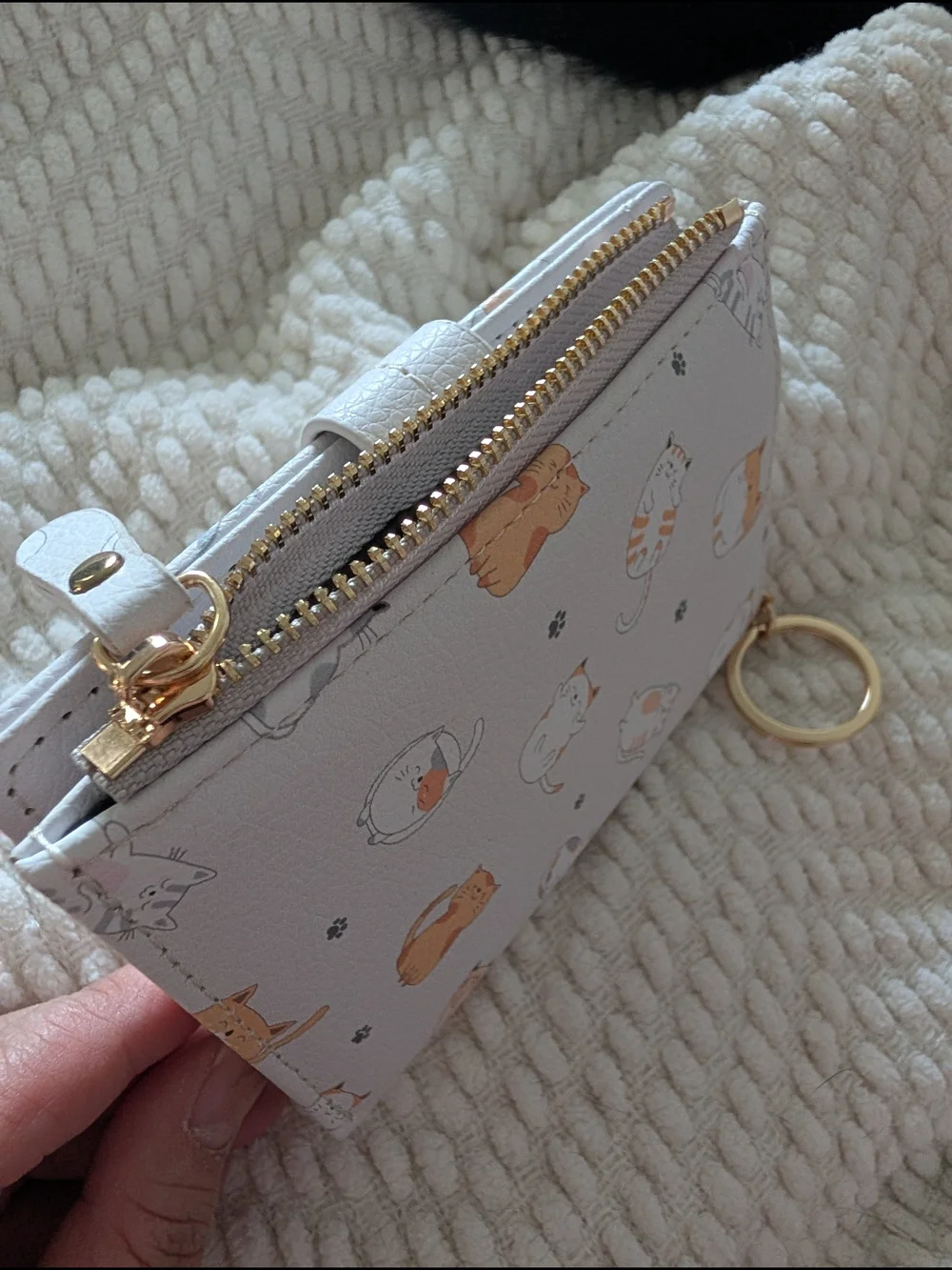 Cute White Cat Print Wallet with Gold Keyring